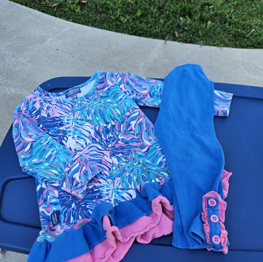 12-18 months simply southern outfitsuper cute on. slight piling of the top.ot